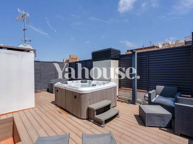 Exclusivo ático de 120 m2 en venta Barcelona, España