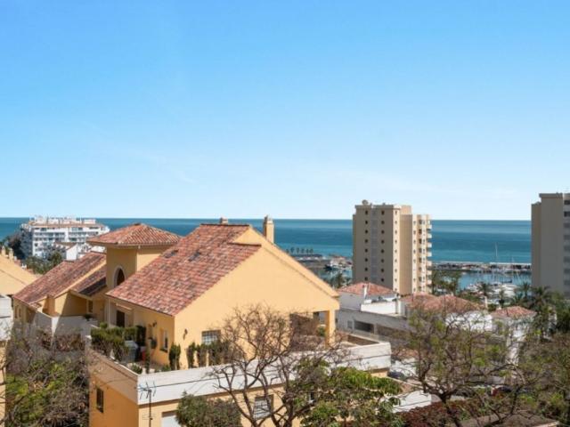 Piso de lujo de 120 m2 en venta en Estepona, España