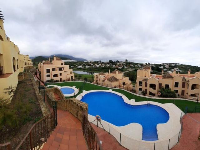 Piso de lujo de 120 m2 en venta en Valle Romano Golf, Estepona, Málaga, Andalucía