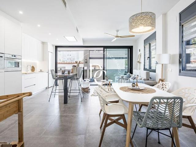 Piso de lujo de 123 m2 en venta en Sitges, Cataluña