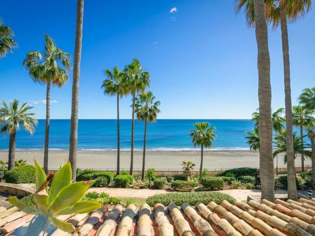 Piso de alto standing de 134 m2 en venta en Estepona, España