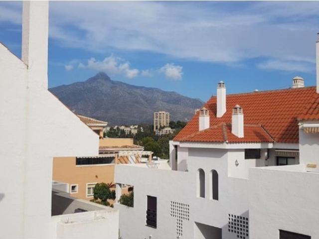 Piso de lujo de 130 m2 en venta en Nueva Andalucia centro, Marbella, Andalucía