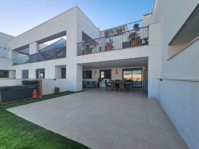 Piso de lujo de 130 m2 en venta en Casares, España