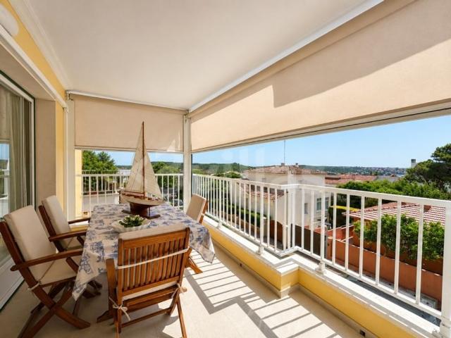 Piso de lujo de 140 m2 en venta en Maó, Baleares