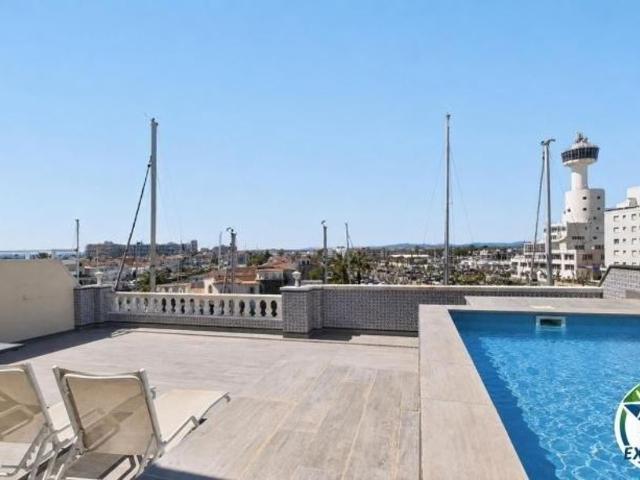 Piso de lujo de 158 m2 en venta en Empuriabrava, Cataluña