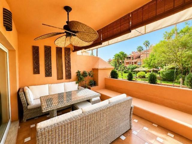 Piso de lujo de 159 m2 en venta en Guadalmina Baja, Marbella, Málaga, Andalucía