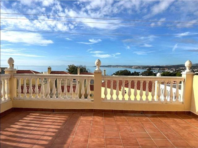Piso de lujo de 150 m2 en venta en Estepona, Andalucía