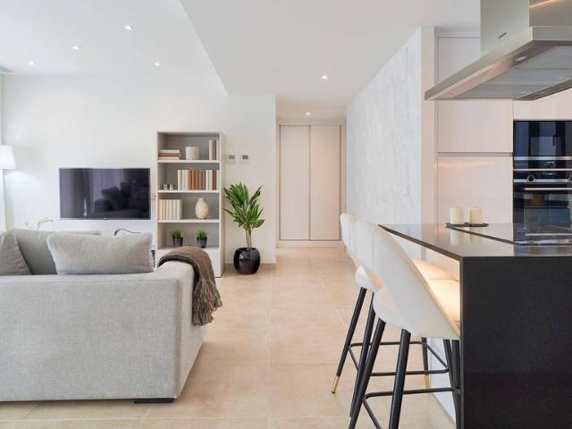 Piso de lujo de 150 m2 en venta en Estepona, España