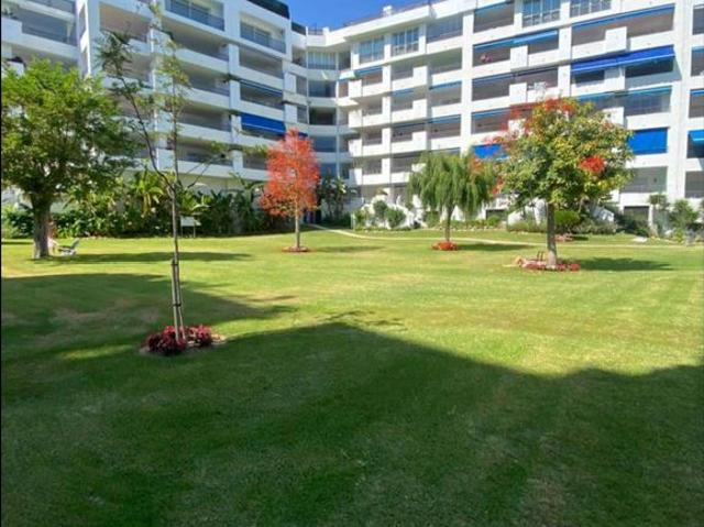 Piso de lujo de 150 m2 en venta en Puerto Banús, España