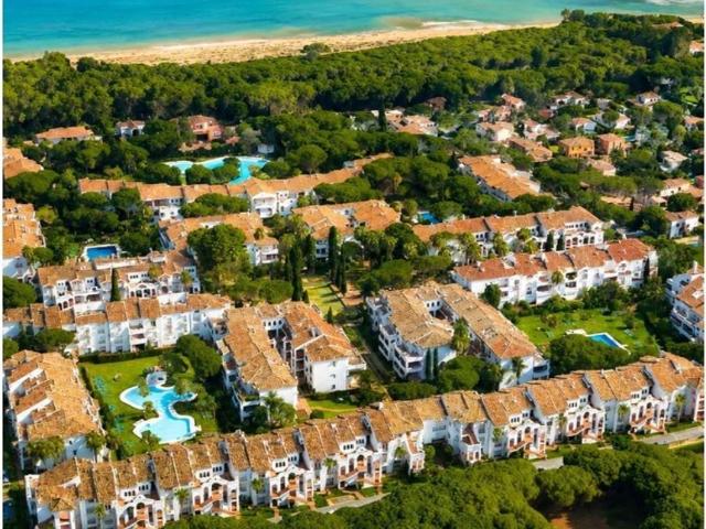 Piso de lujo de 152 m2 en venta en Atalaya Isdabe, Estepona, Andalucía