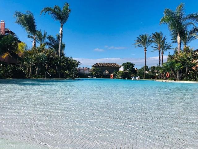 Piso de lujo de 165 m2 en venta en Estepona, Andalucía