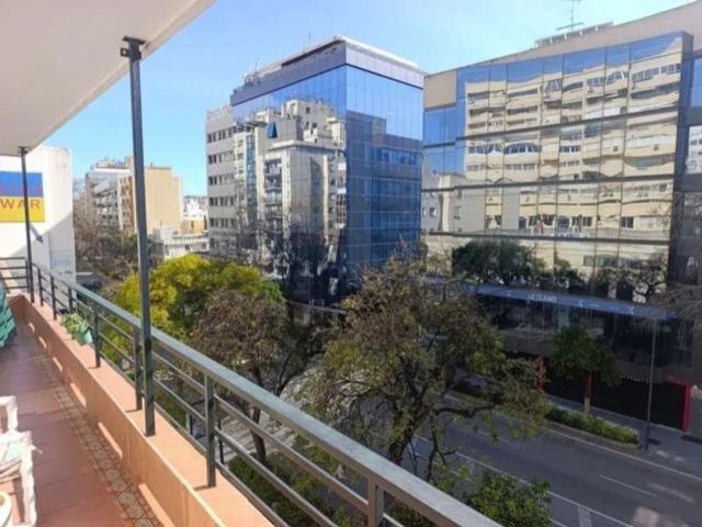 Piso de lujo de 160 m2 en venta en Playa Bajadilla Puertos, Marbella, Málaga, Andalucía