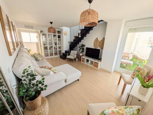 Piso de lujo de 180 m2 en venta en Huerta Nueva, Estepona, Málaga, Andalucía
