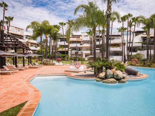 Piso de lujo de 199 m2 en venta en Marbella, Andalucía