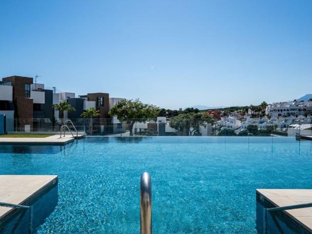 Piso de lujo de 208 m2 en venta en Marbesa, Marbella, Málaga, Andalucía