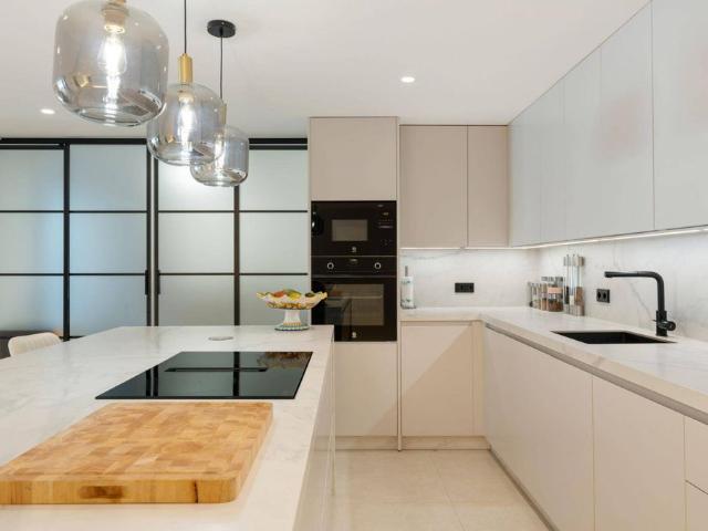 Piso de lujo de 201 m2 en venta en Marbella, Andalucía