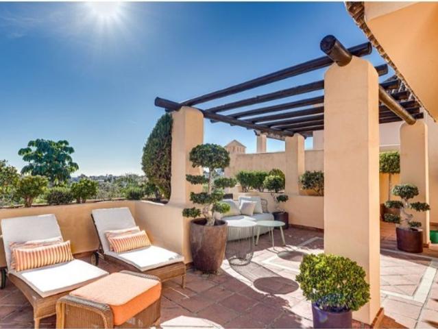 Piso de lujo de 210 m2 en venta en Atalaya Isdabe, Estepona, Málaga, Andalucía