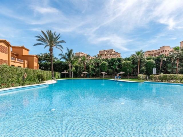 Piso de lujo de 220 m2 en venta en Benatalaya, Estepona, Málaga, Andalucía