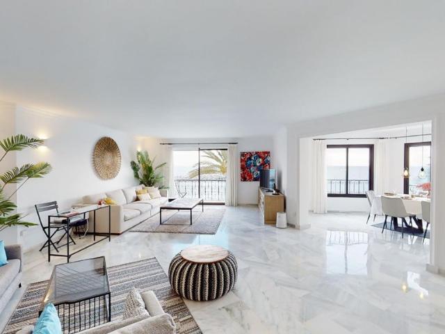 Piso de lujo de 220 m2 en venta en Puerto Banús, Andalucía