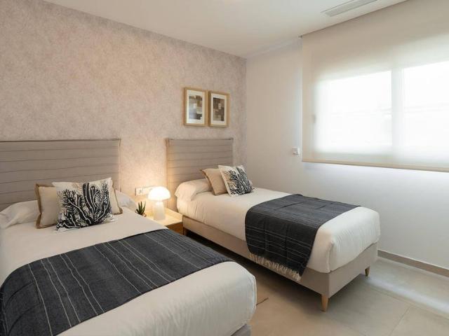 Piso de lujo de 244 m2 en venta en Estepona, Andalucía
