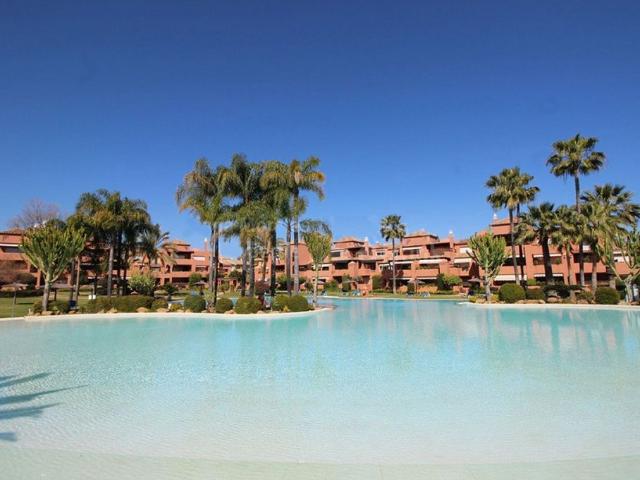 Piso de lujo de 250 m2 en venta en Estepona, España