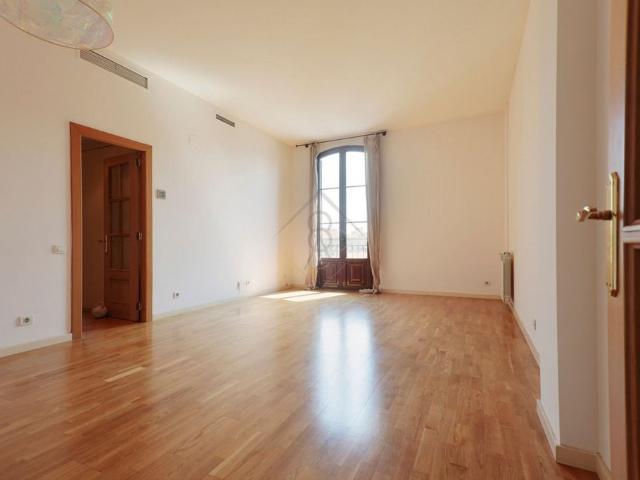 Piso de lujo de 80 m2 en venta en Barcelona, Cataluña