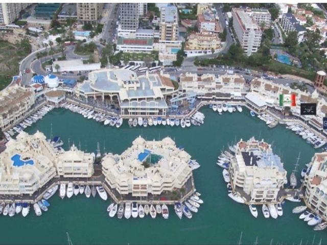 Piso de lujo de 80 m2 en venta en Benalmádena, España