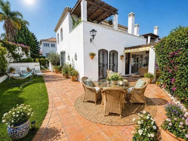 Piso de lujo de 90 m2 en venta en Estepona, España