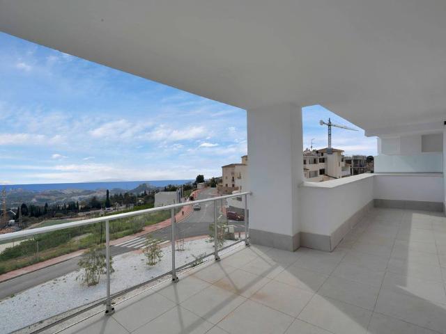 Piso de lujo de 93 m2 en venta en Benalmádena, España