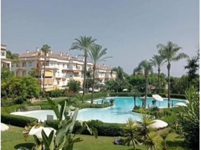 Piso de lujo de 95 m2 en venta en La Carolina Guadalpin, Marbella, Málaga, Andalucía