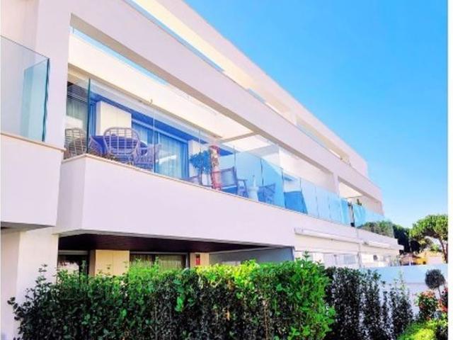 Piso de lujo de 98 m2 en venta en Elviria, Marbella, Málaga, Andalucía