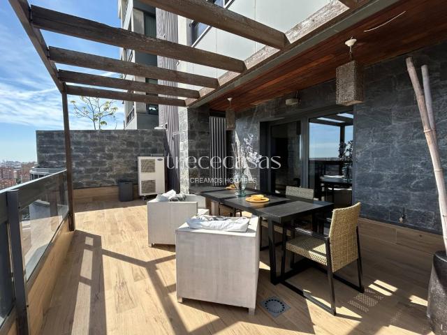 Piso de lujo en Cortes Valencianas con terraza y piscina