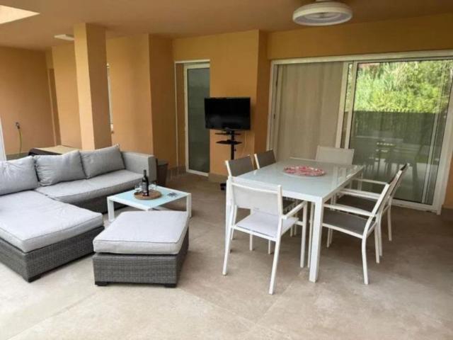 Piso de lujo en venta en Costabella, Marbella, Málaga, Andalucía