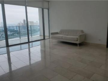 Piso de lujo en venta en Ciudad de Panamá, Provincia de Panamá 129272 LuxuryEstate. Com