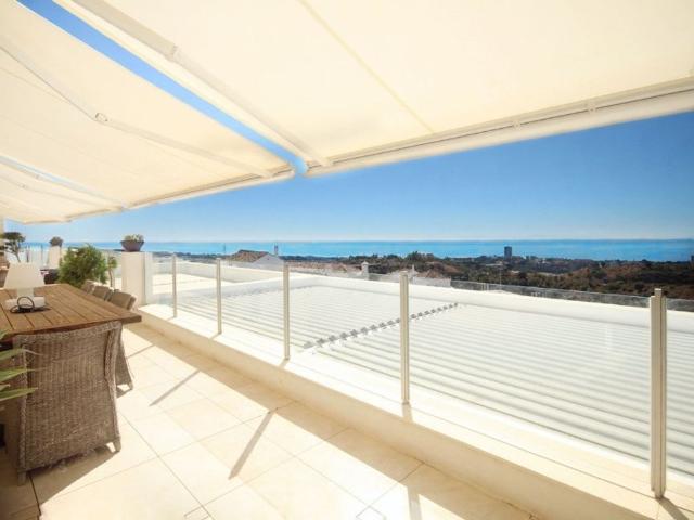 Piso de lujo en venta en Alto de los Monteros, Marbella, Andalucía