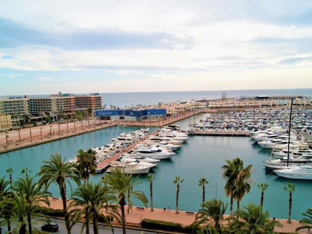 Piso de lujo en venta en Alicante, España