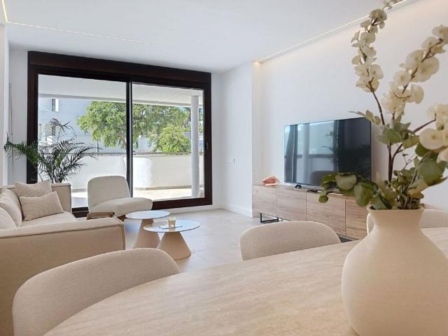 Piso de lujo en venta en Atalaya Isdabe, Estepona, Andalucía