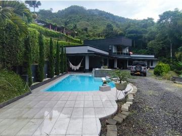 Casa de campo de alto standing de 4 dormitorios en venta Dos Quebradas, Departamento de Risaralda