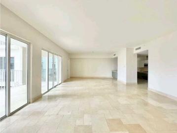Piso de lujo en venta en Farallón, Panamá 130745 LuxuryEstate. Com