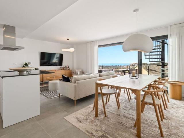 Piso de lujo en venta en La Concha Resina Golf, Estepona, Andalucía