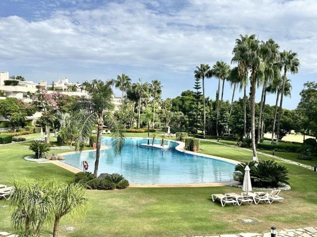 Piso de lujo en venta en Las Brisas, Marbella, Málaga, Andalucía