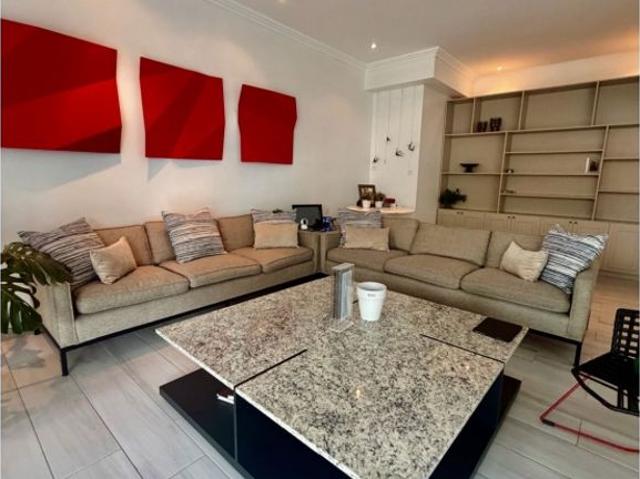 Piso de lujo en venta en Nueva Caracas, Venezuela
