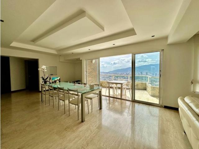 Piso de lujo en venta en Nueva Caracas, Venezuela