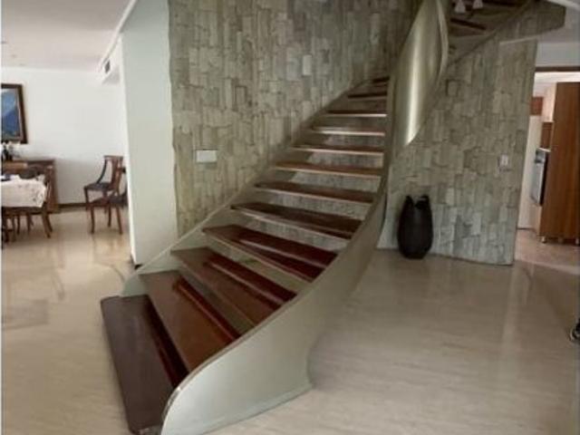 Piso de lujo en venta en Nueva Caracas, Venezuela