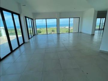 Piso de lujo en venta en San Carlos, Panamá 131300 LuxuryEstate. Com