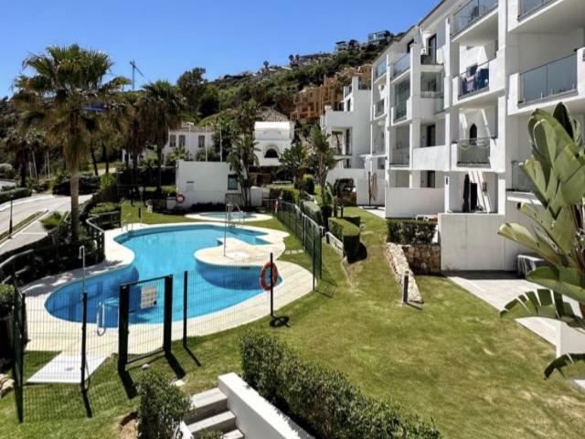 Piso de planta baja con grandes terrazas privadas cercanas a. 89m² Chullera