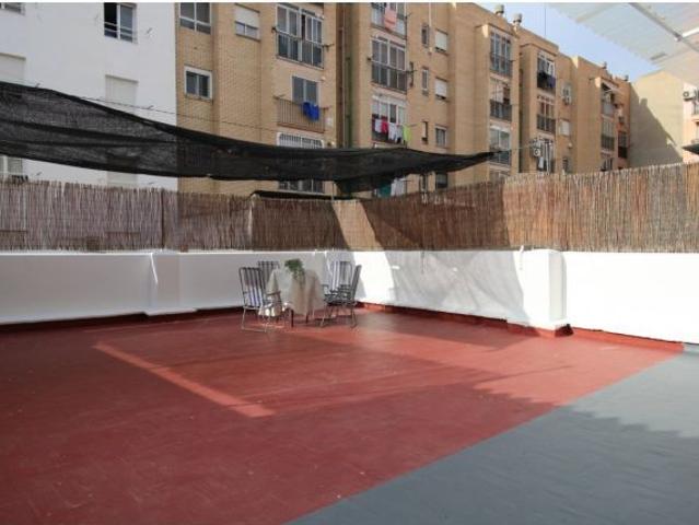 Piso de tres dormitorios con terraza