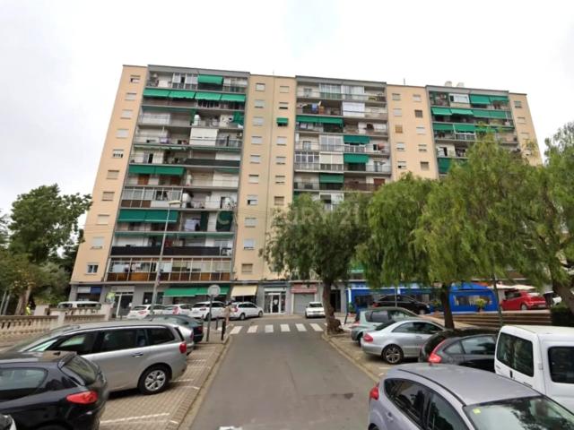 Piso de tres habitaciones bien distribuido en Calle Ramón i Cajal, El Masnou