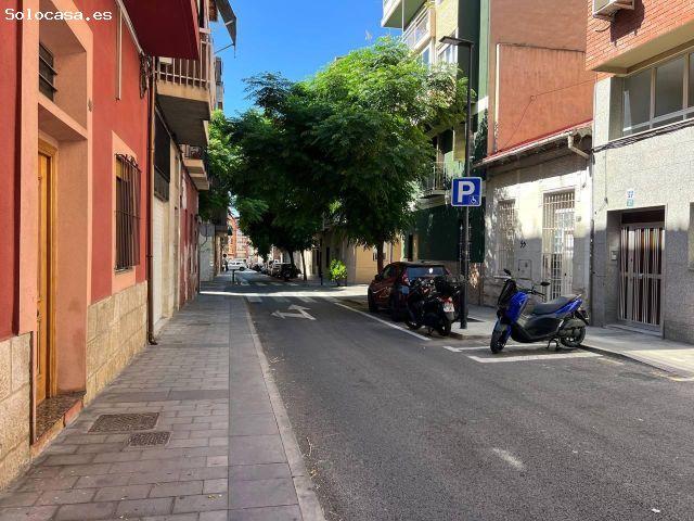 Piso de 100 m2 con techos altos en 10 minutos a pie de centro