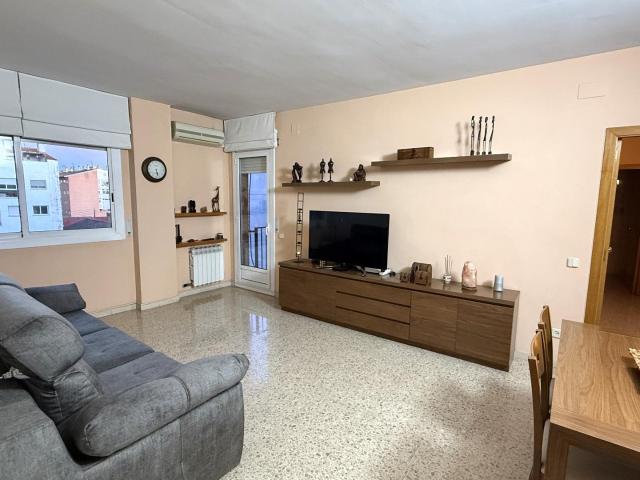 PISO DE 100m2 CON BALCON
